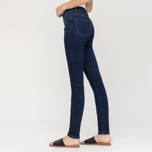 Vervet by Flying Monkey Mid Rise Dark Wash Skinny Jeans Brand New With Tags - Picture 2 of 3